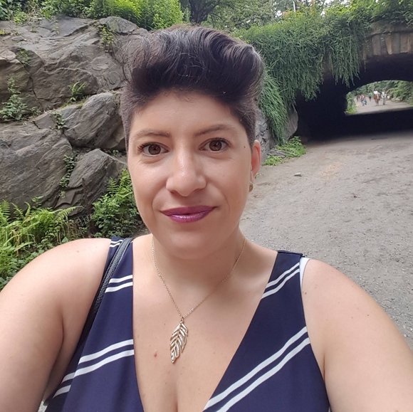 Meet your Posher, Suzanne - Picture 4 of 4